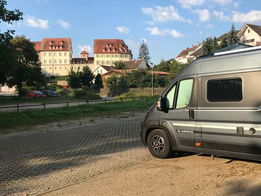 Einem Ort wurde ein Foto hinzugefügt