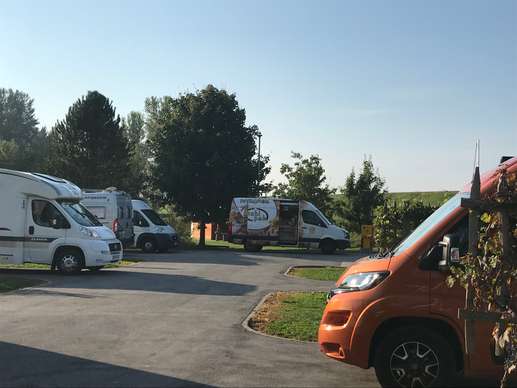 Einem Ort wurde ein Foto hinzugefügt