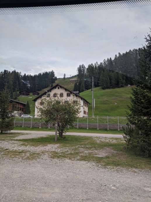 Einem Ort wurde ein Foto hinzugefügt