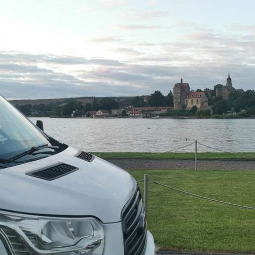 Einem Ort wurde ein Foto hinzugefügt