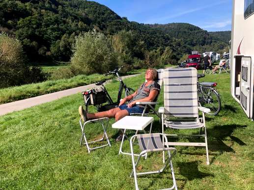 Einem Ort wurde ein Foto hinzugefügt