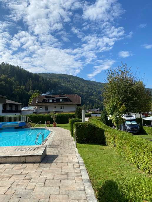 Einem Ort wurde ein Foto hinzugefügt