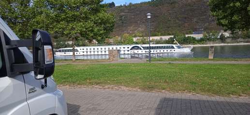 Einem Ort wurde ein Foto hinzugefügt