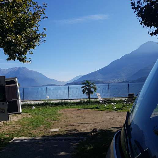Einem Ort wurde ein Foto hinzugefügt