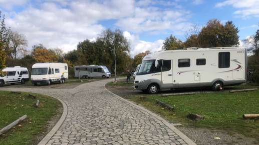Einem Ort wurde ein Foto hinzugefügt