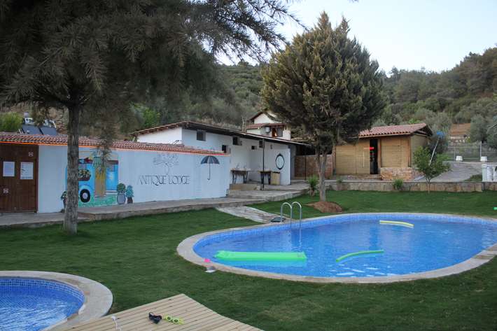 Antique Lodge Caravan Camp