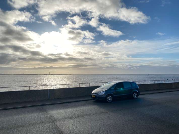 Parking Harbour Crescent
