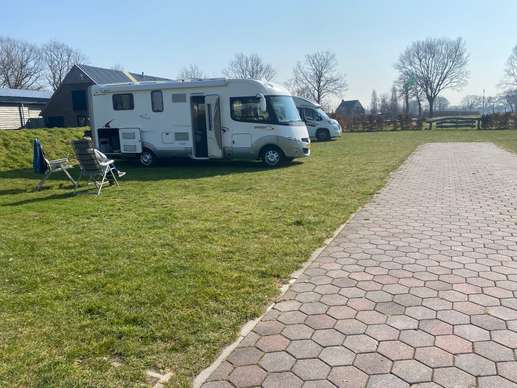 Einem Ort wurde ein Foto hinzugefügt
