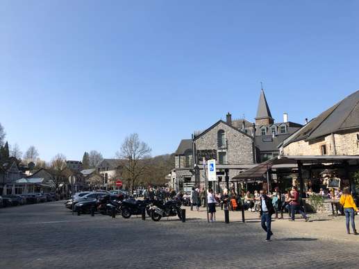 Einem Ort wurde ein Foto hinzugefügt