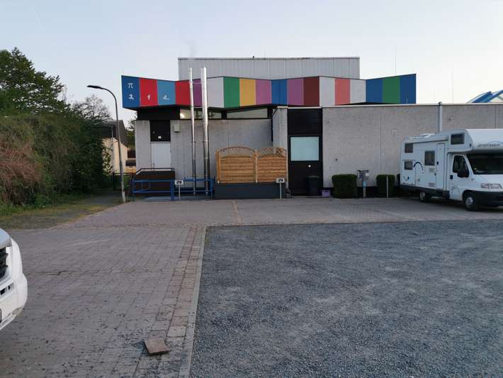 Parkplatz Hallenbad