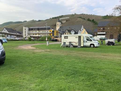 Einem Ort wurde ein Foto hinzugefügt