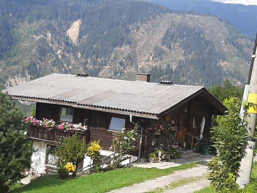 Einem Ort wurde ein Foto hinzugefügt