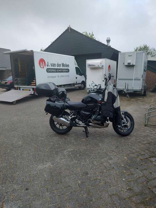 Einem Ort wurde ein Foto hinzugefügt
