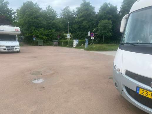 Einem Ort wurde ein Foto hinzugefügt