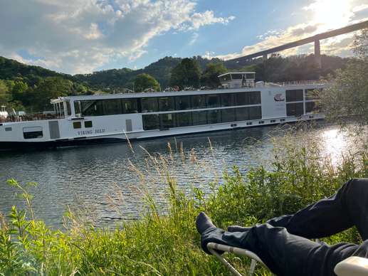 Einem Ort wurde ein Foto hinzugefügt