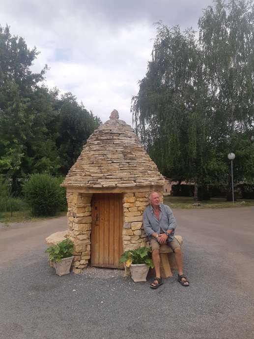 Einem Ort wurde ein Foto hinzugefügt