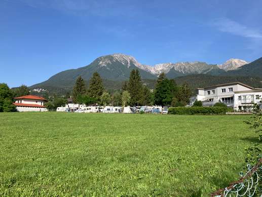 Einem Ort wurde ein Foto hinzugefügt