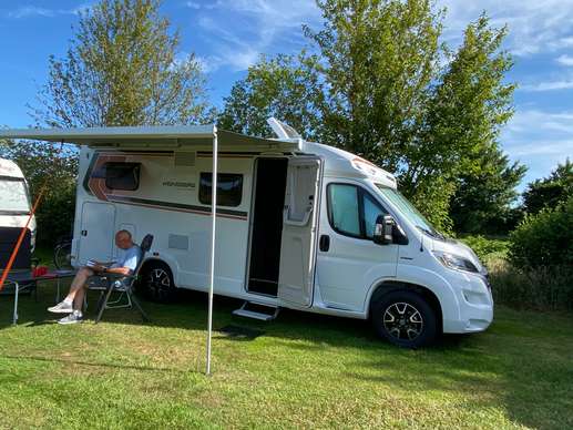 Einem Ort wurde ein Foto hinzugefügt