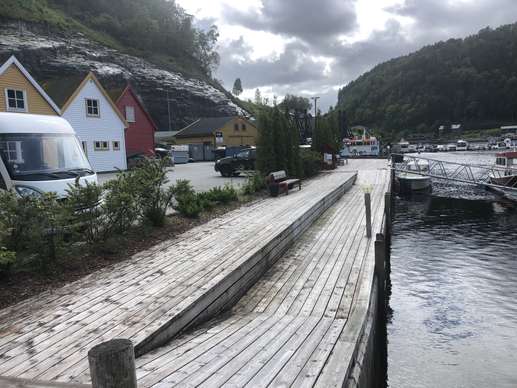 Einem Ort wurde ein Foto hinzugefügt