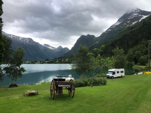 Een foto toegevoegd aan een locatie