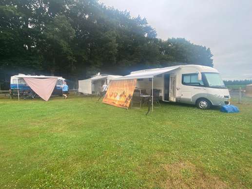 Einem Ort wurde ein Foto hinzugefügt