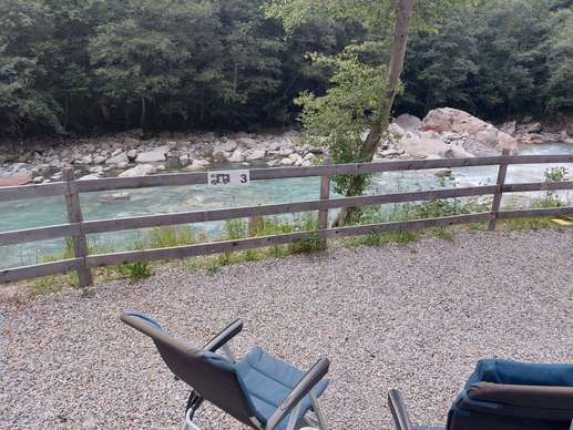 Een foto toegevoegd aan een locatie