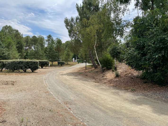 Aire CAMPING-CAR PARK de Montfort-le-Gesnois