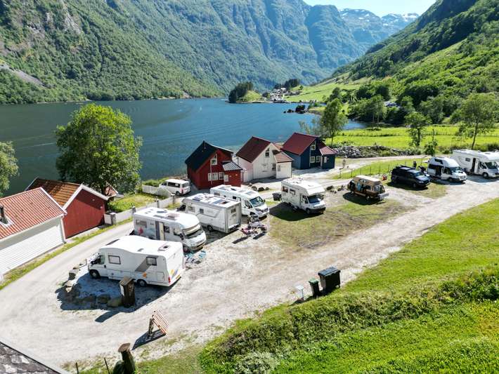 Kleiner Campingplatz in Bakka