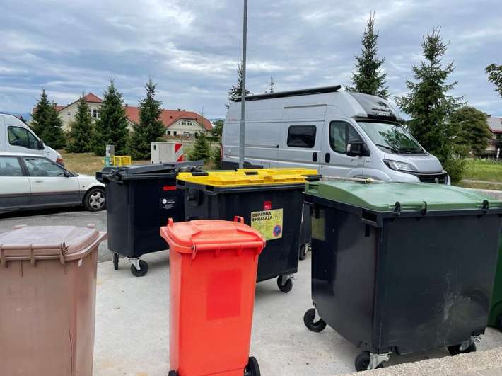 Bij tankstation tegenover Lidl