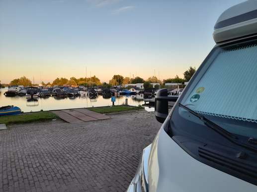 Einem Ort wurde ein Foto hinzugefügt