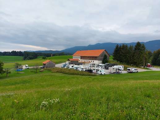 Einem Ort wurde ein Foto hinzugefügt