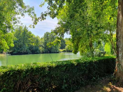 Added a photo to a location