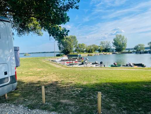 Een foto toegevoegd aan een locatie