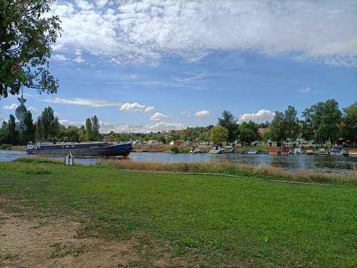 Added a photo to a location