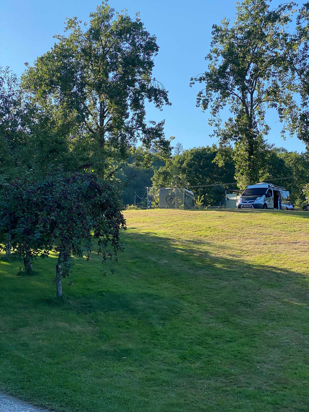 Dol-Llys Farm Caravan & Camping