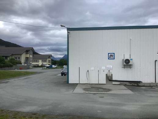 Added a photo to a location