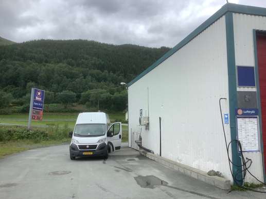 Added a photo to a location