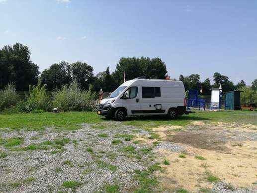 Einem Ort wurde ein Foto hinzugefügt