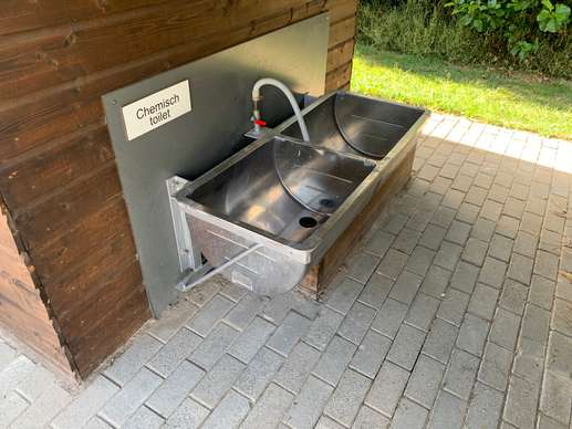 Einem Ort wurde ein Foto hinzugefügt