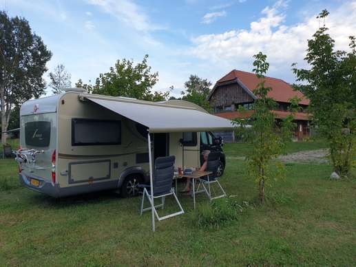 Einem Ort wurde ein Foto hinzugefügt