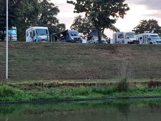 Einem Ort wurde ein Foto hinzugefügt