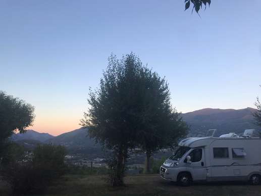 Einem Ort wurde ein Foto hinzugefügt