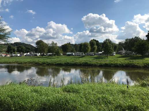 Einem Ort wurde ein Foto hinzugefügt