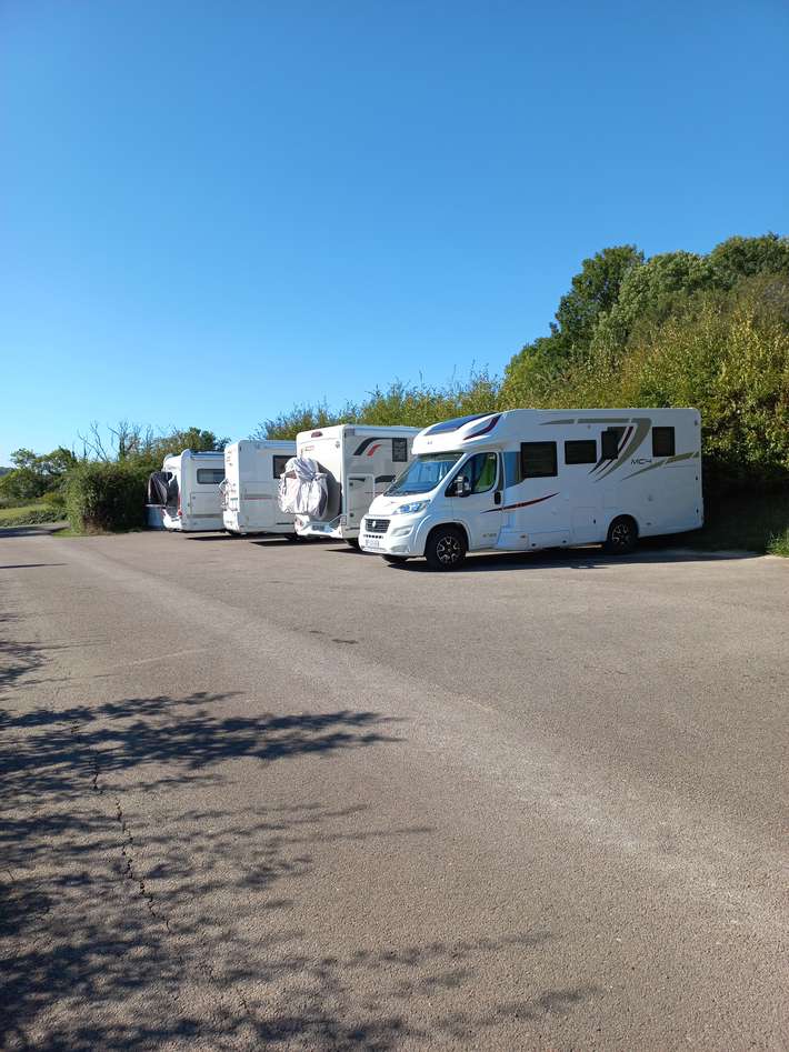 Parking Chateauneuf-en-Auxois