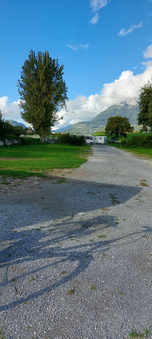 Einem Ort wurde ein Foto hinzugefügt