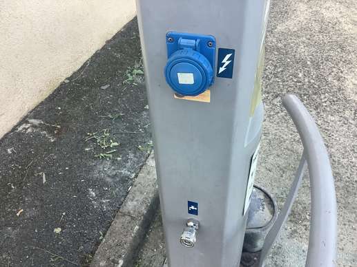 Einem Ort wurde ein Foto hinzugefügt