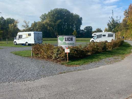 Einem Ort wurde ein Foto hinzugefügt