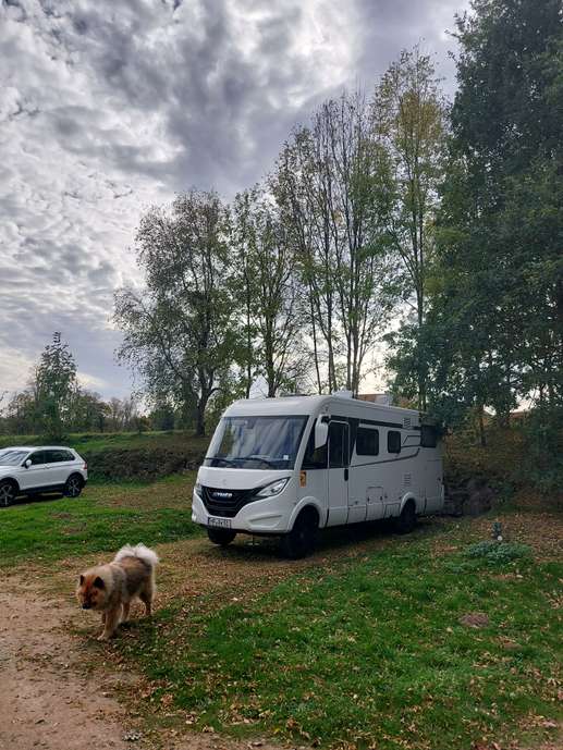 Einem Ort wurde ein Foto hinzugefügt