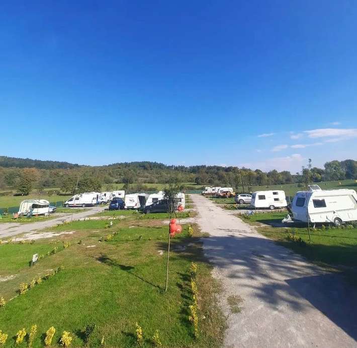 Forest Lake Caravan Camping