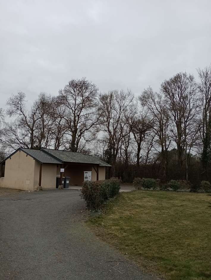 Aire Campingcar park de La Bruère-sur-Loir